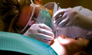 Swiss Dental paradontológus: a fogágybetegségek specialistája