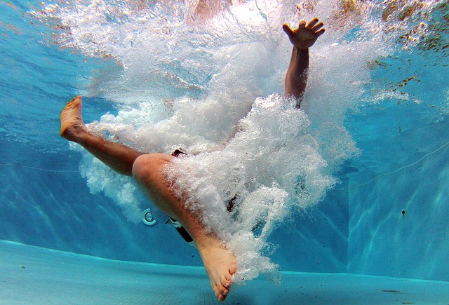 Merevfalú medence a tökéletes szórakozásért
