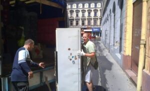 Hűtőszekrény szállítása profi csapattal